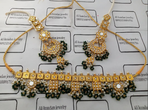 Choker set