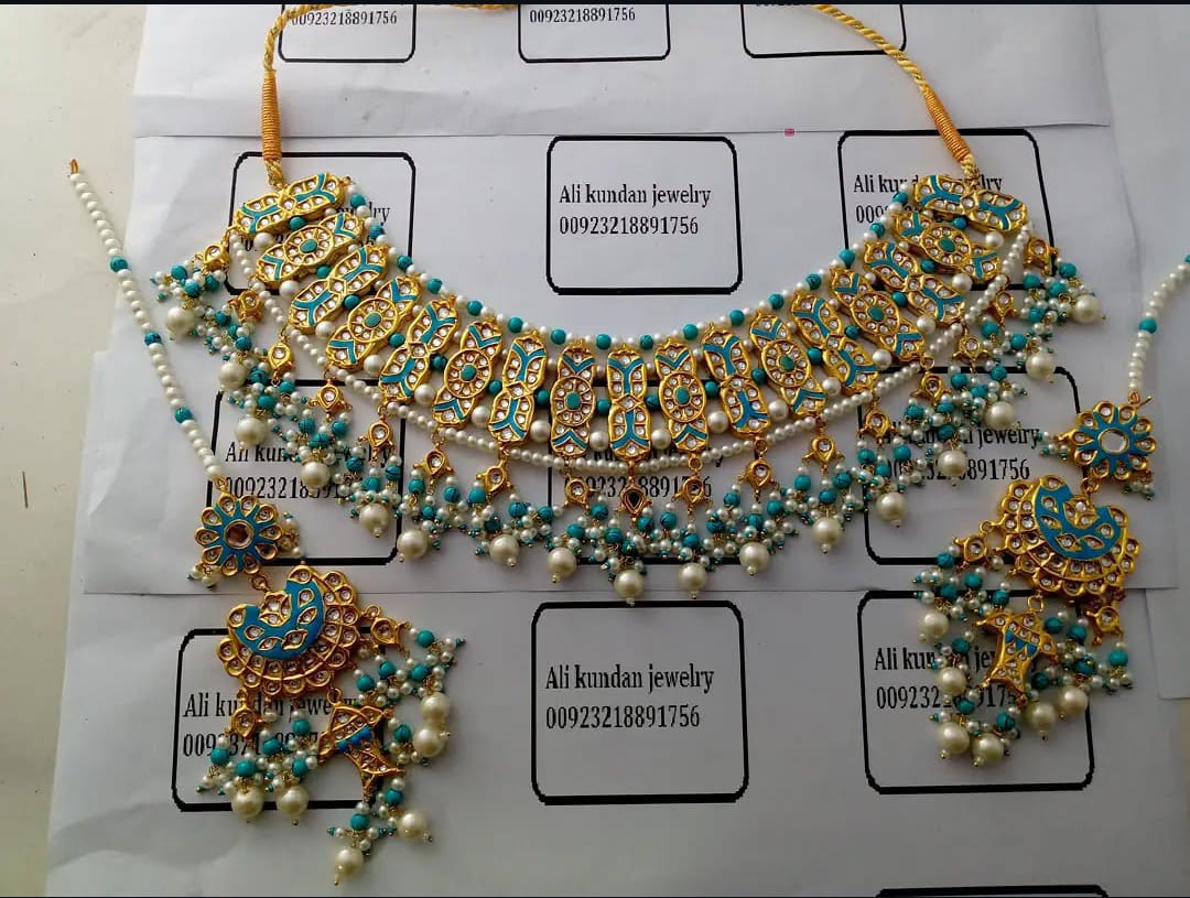 Choker Set