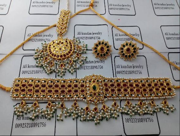 Choker set