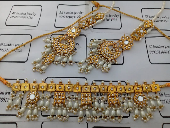 Choker set