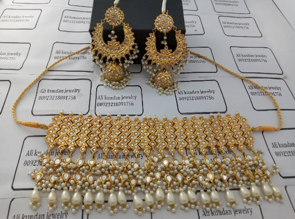 Choker set
