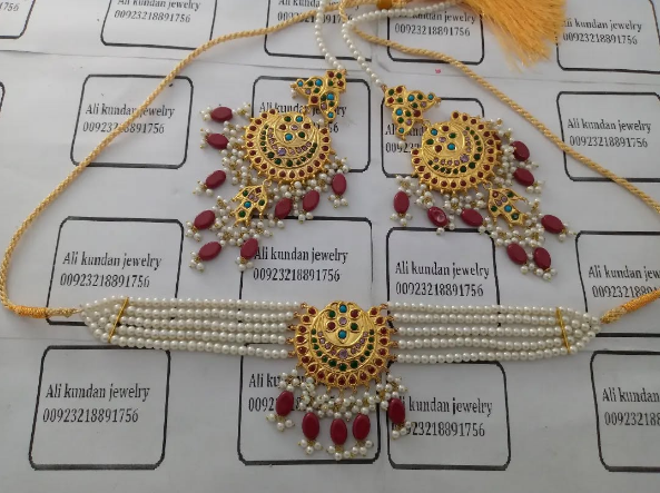 Choker set