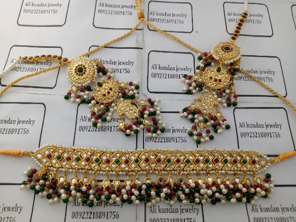 Choker set