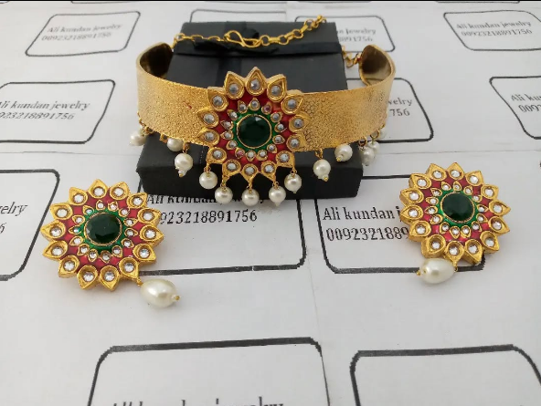 Choker set