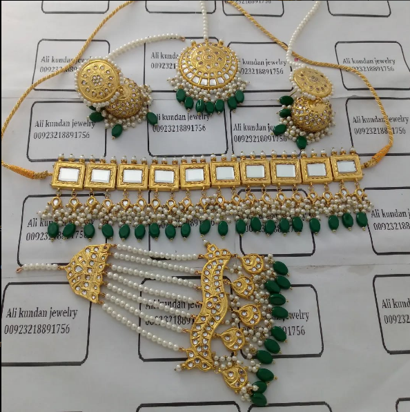 Choker set