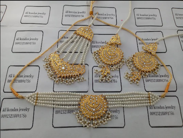 Choker set