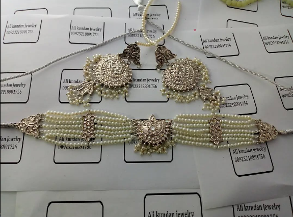 Choker Set