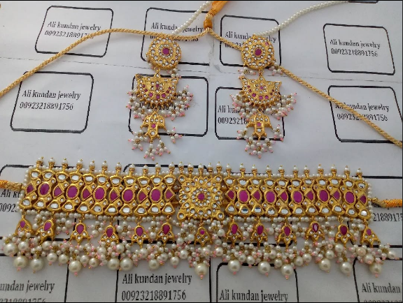 Choker set