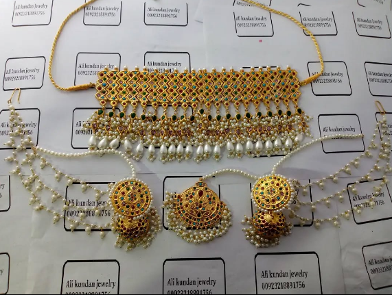 Choker set