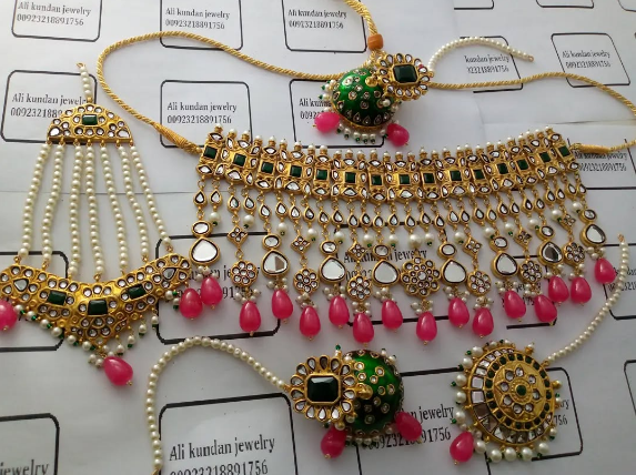 Choker set