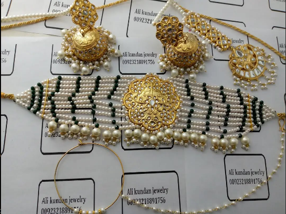Choker Set