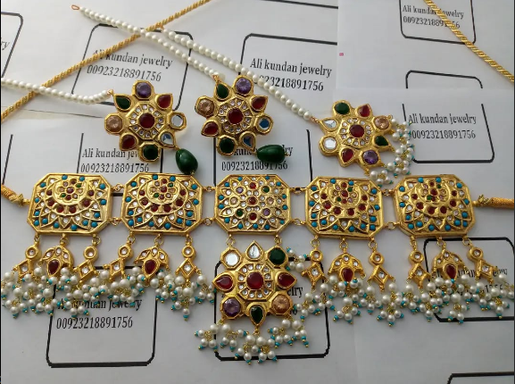 Choker Set