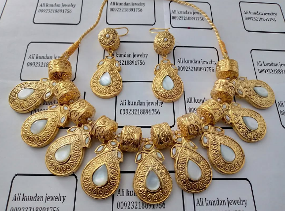 Necklace set