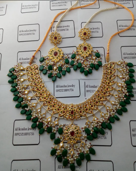 Necklace set