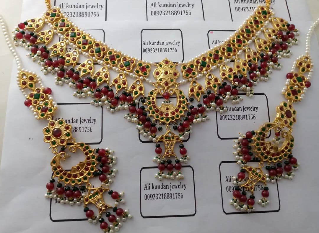 Choker set