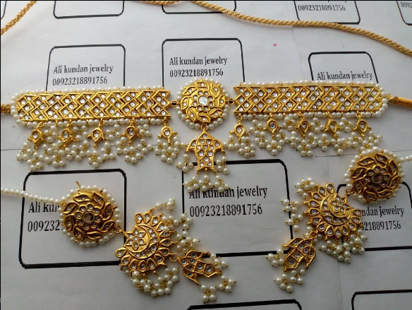 Choker Set