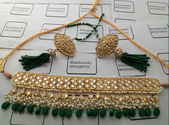 Choker set