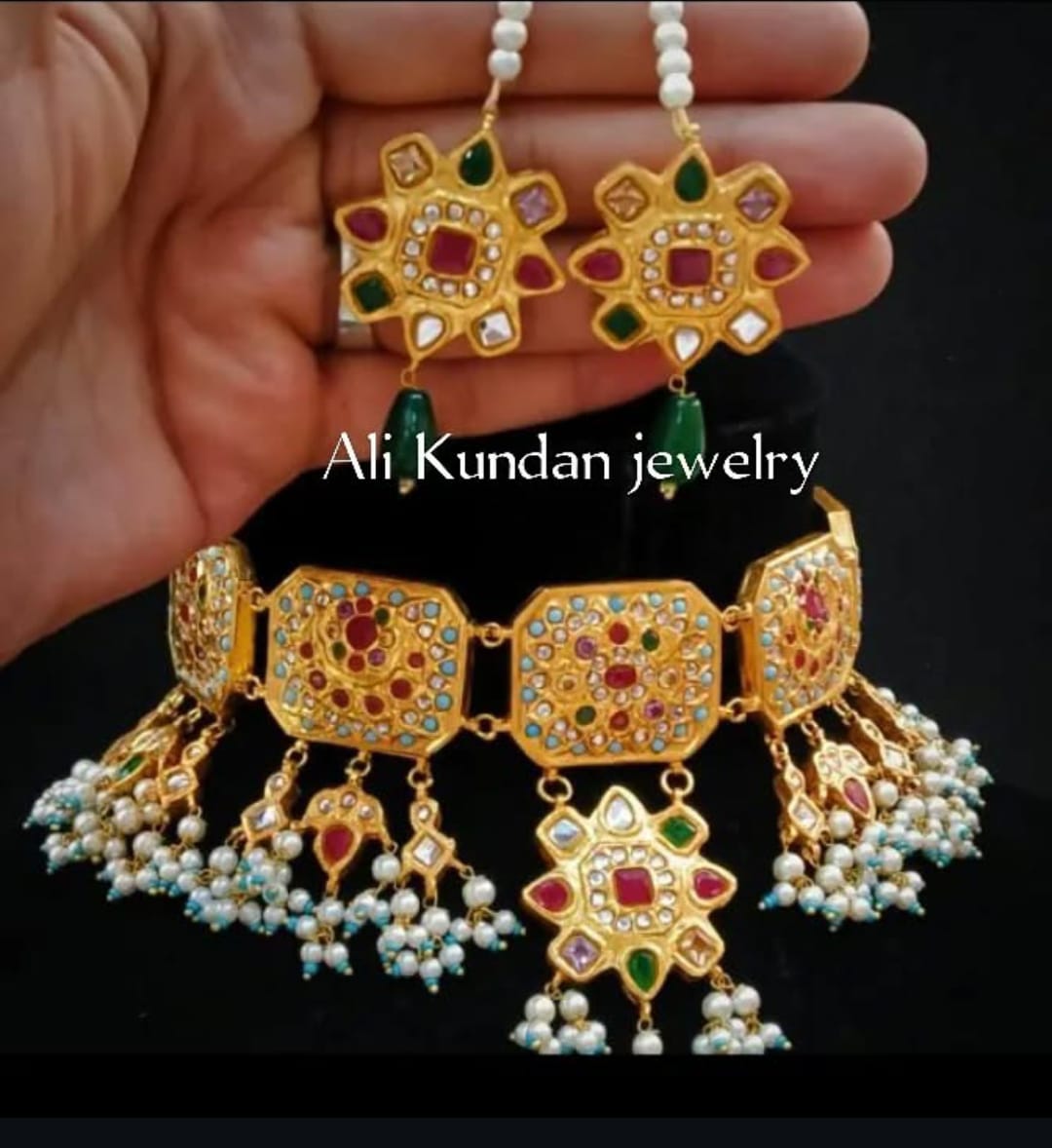 Choker set